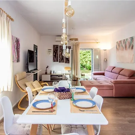 House In Hébergement de vacances